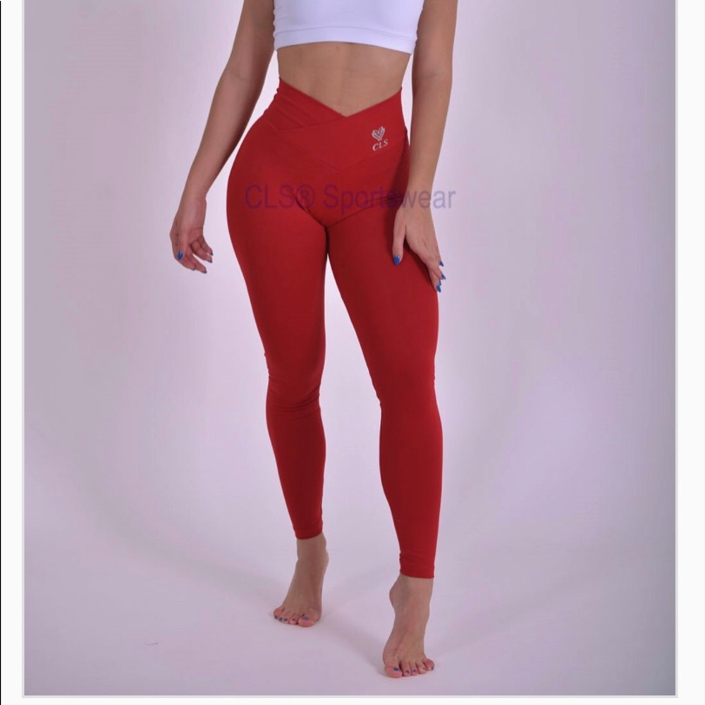 Cls sportswear scrunch butt leggings